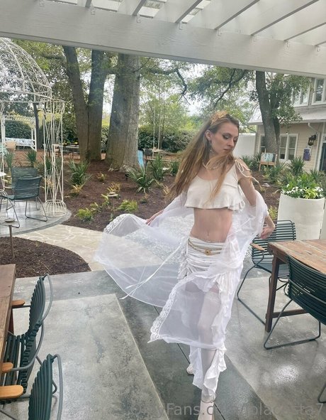 lola costa model high quality images