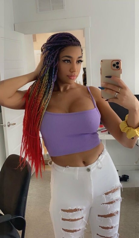 partyatari xxx pornstar pic