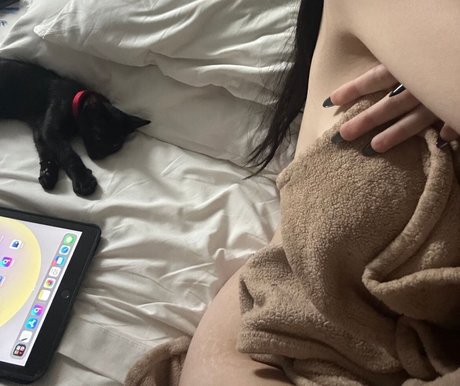 julliabates nude model photos