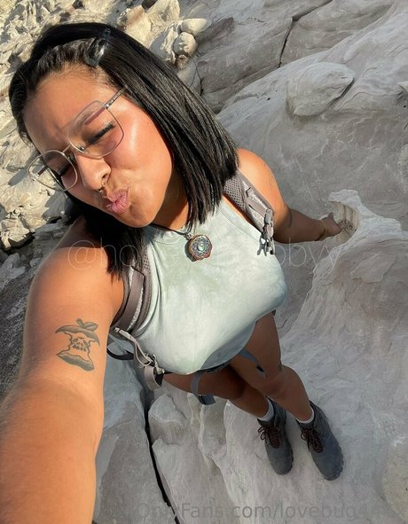 lovebug444x adult model pic