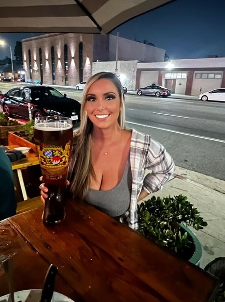 Kaitlyn Horesh adult star pics