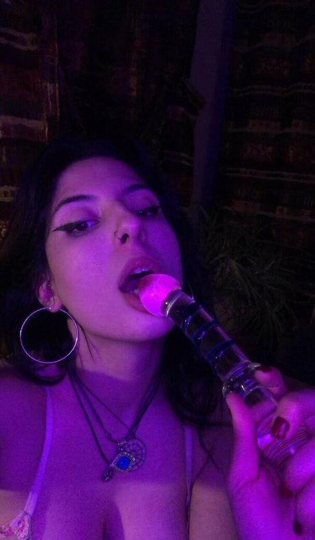 nadeleine adult star pics