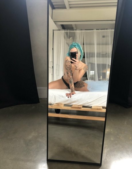 bluemooncrii pornstar naked gallery