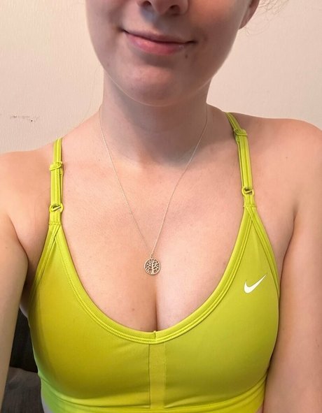 elliemoose00 nudes model images