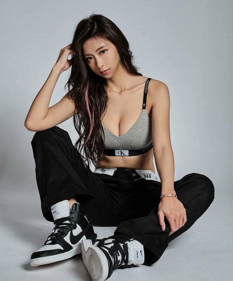 west tung model best photo