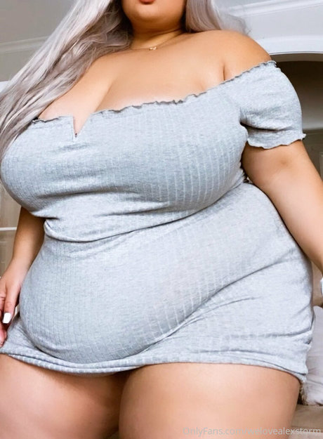 alexandraascends nude actress picture