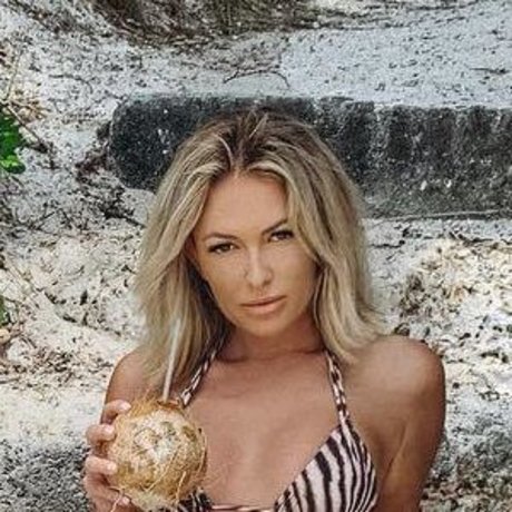 Paulina Gretzky model naked gallery