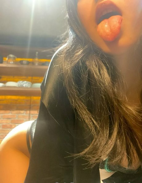 lezizeefree model exclusive photos