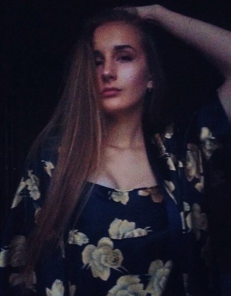 mia little witch model hd img