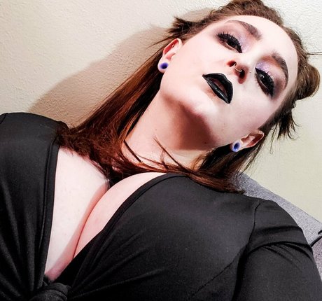 avidscreamer hot model pic