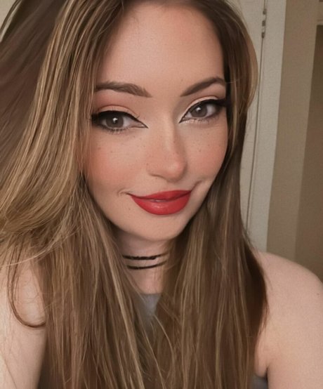 Alli Flanagan beautiful actress gallery