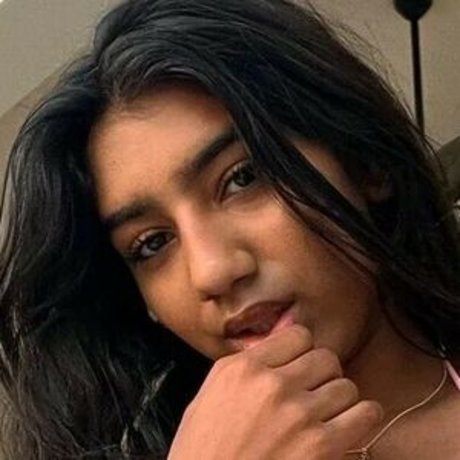 Amira Shiwraj sexy model archive