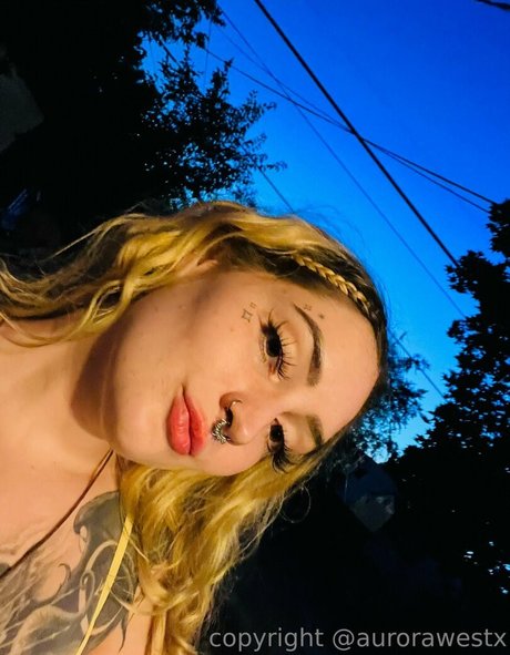 aurorawestx nude model pictures