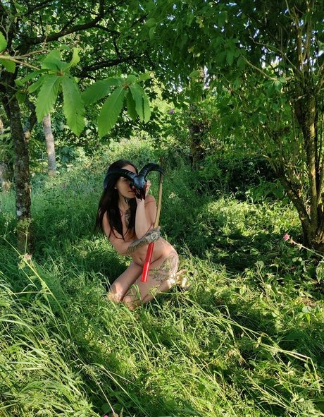 schrimpgirl nudes model image