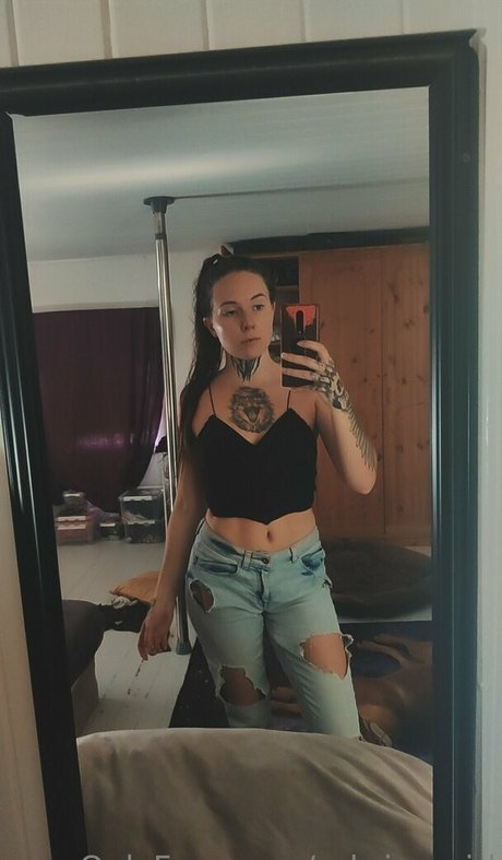 schrimpgirl exclusive model images