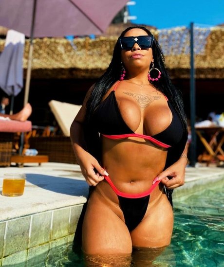 Gabriela Goes perfect star photos