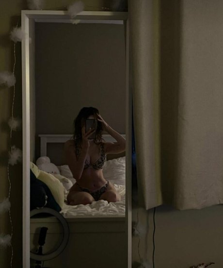 Mushyeesandi model perfect pic