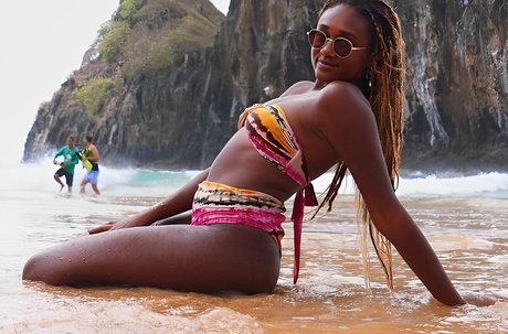 Sarah Aline free actress photos