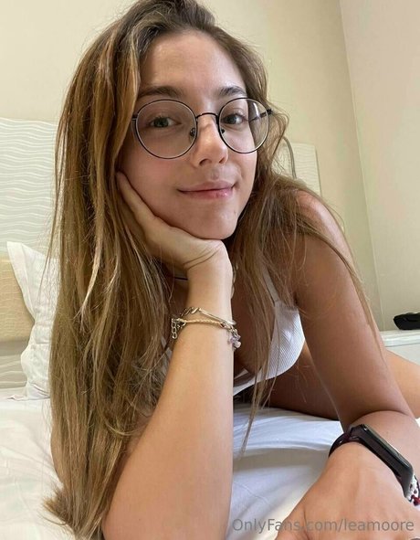 leamoore naked pornstar gallery