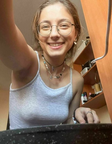 leamoore model high quality pictures