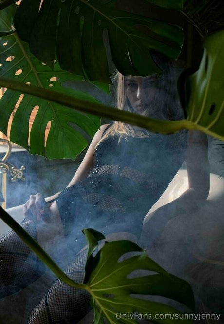 sunnyjenny exclusive actress image