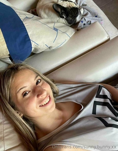 sunny bunny xx porn model photo