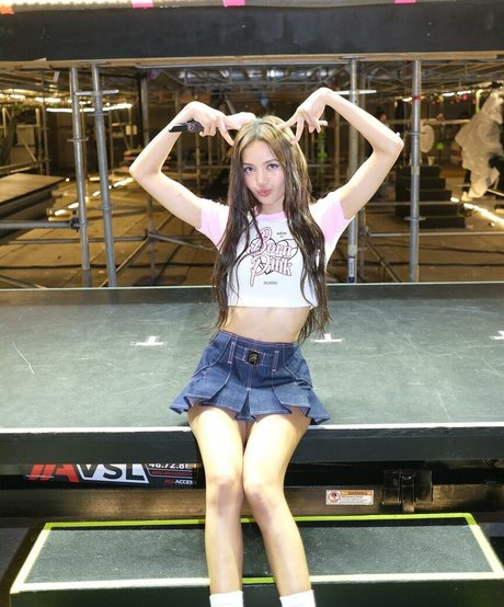 Lisa Manoban actress photos