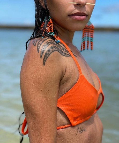 Alice Pataxo model nudes gallery