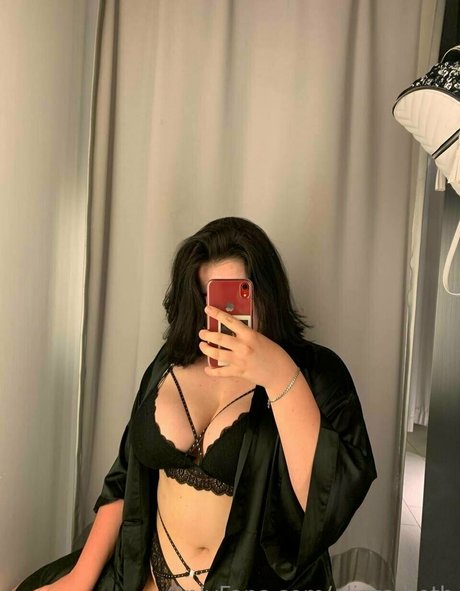 elizza beth star perfect img