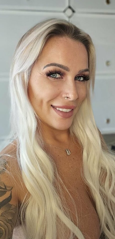 brithotwife star pic