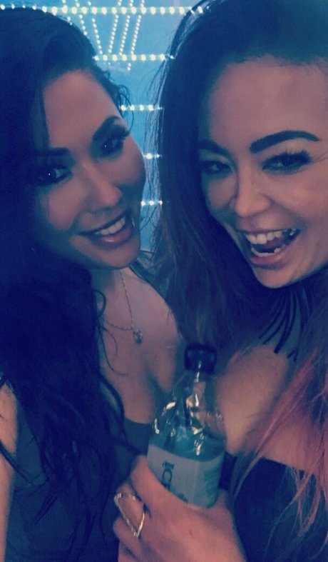 mialelanixxx pornstar adult images