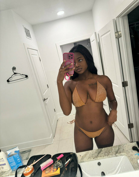 Sheena Marie model images