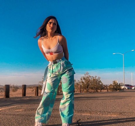 Ashly Martinez pretty star photo