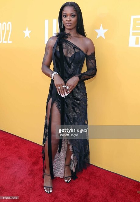 Ari Lennox sex pornstar galleries