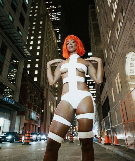 Ari Lennox pornstar top galleries