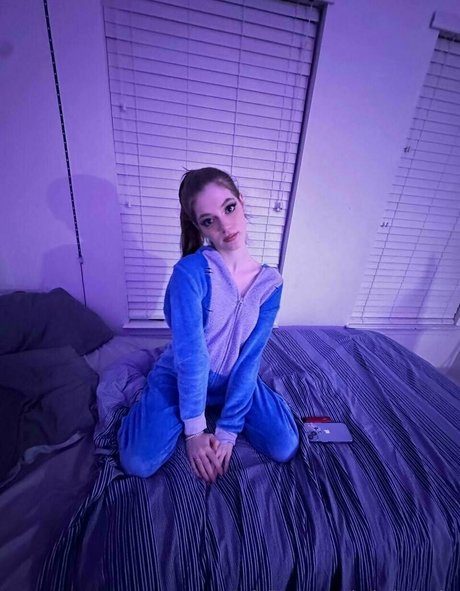 imbabylanie naked model picture