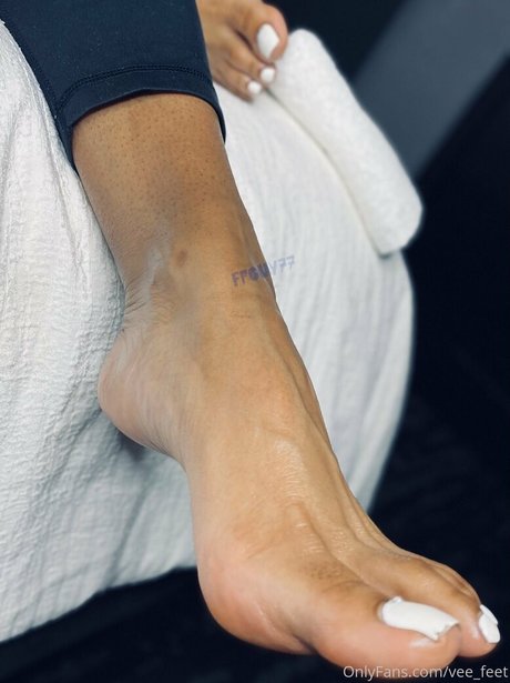 vee feet sex model photos