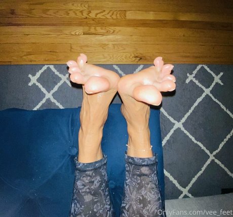 vee feet xxx pornstar photo