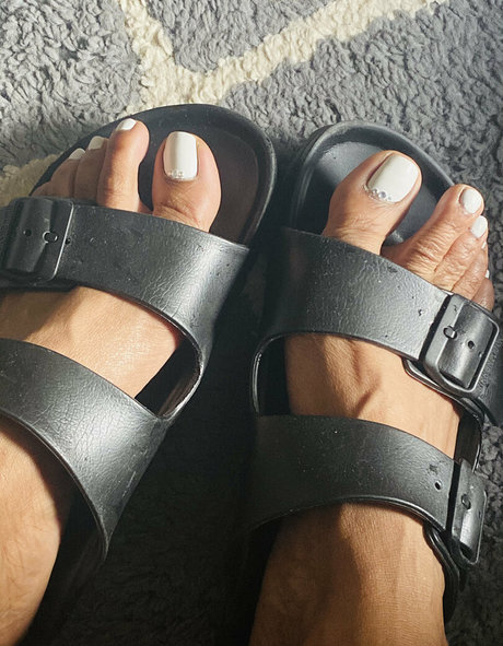 vee feet pornstar top photos