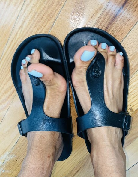 vee feet art actress archive