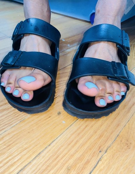vee feet pornstar image