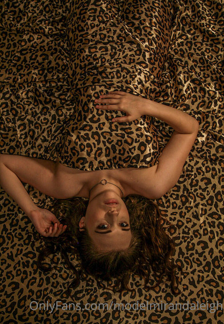 modelmirandaleigh star adult photo