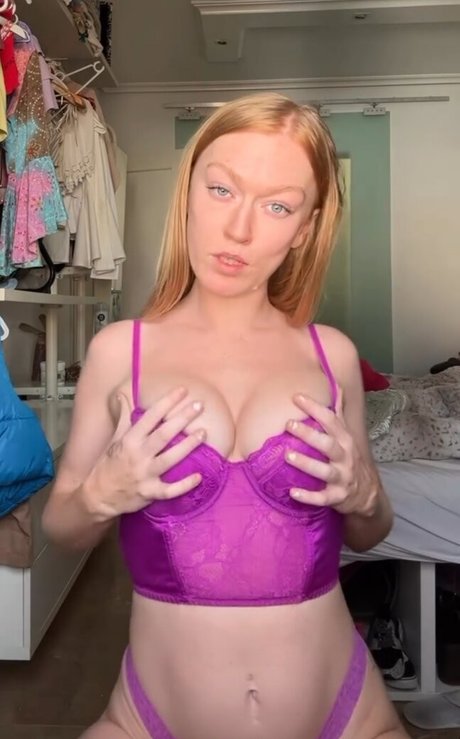 Girllikeme94_ model art images