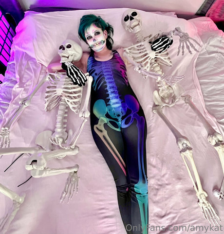 amykat perfect model image