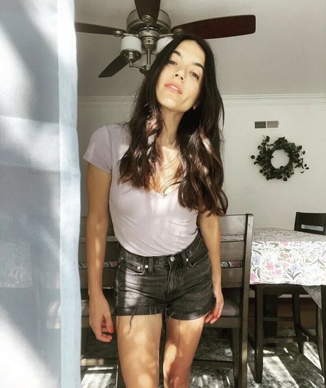 Alyssa Limperis model exclusive pictures