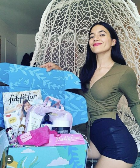 Alyssa Limperis naked star pics