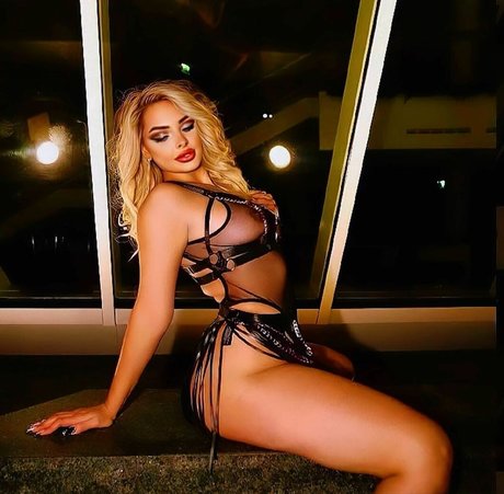 Romanian Model pretty actress photos