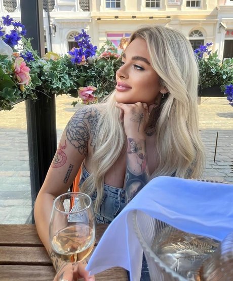 Angelika Kramer naked model photo