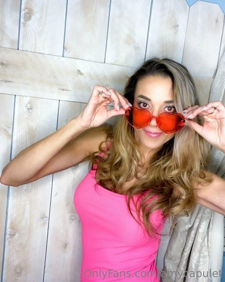 amycapulet model erotic pic