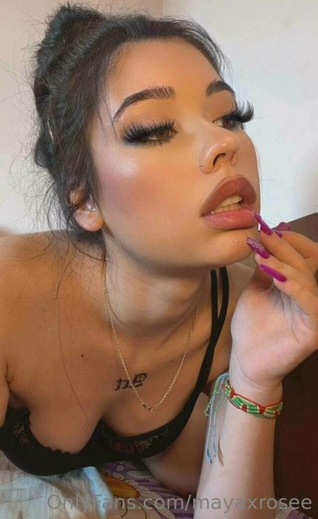 Mayaxrosee star nice photo